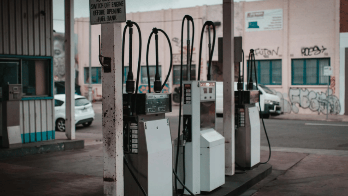 furious-woman-slaps-petrol-pump-worker-allegedly-over-abuse-viral-video